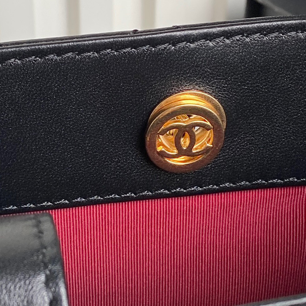 Chanel  shopping bag Size：28*19*9cm