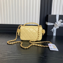 Chanel  Cf braided knot han Size：18*10.5*7cm