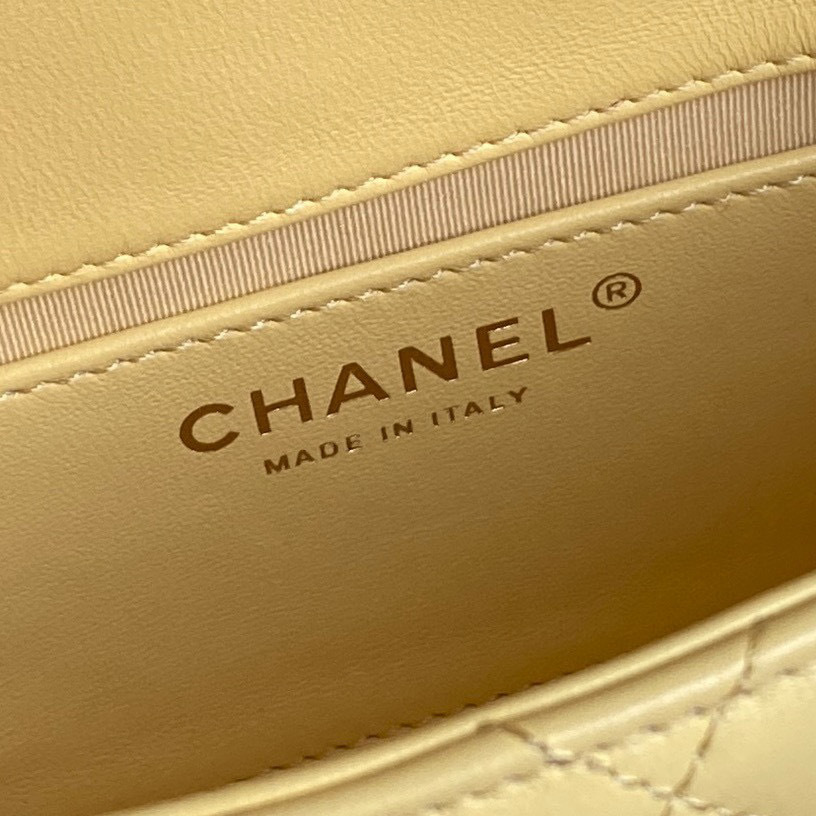 Chanel  Cf braided knot han Size：18*10.5*7cm