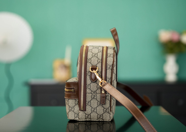 Gucci G multifunktionale Handtasche Größe: 15 x 19 x 8 cm