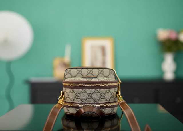 Gucci G multifunktionale Handtasche Größe: 15 x 19 x 8 cm