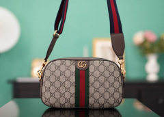 Gucci Ophidia Schultertasche Größe: 24 x 15 x 7 cm