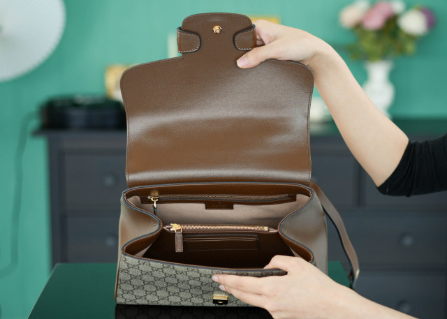 Gucci GG Horsebit mittelgroße Tasche Größe: 29 x 20 x 13 cm