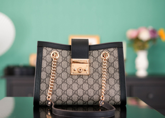 Gucci Padlock Umhängetasche Größe: 26 x 18 x 10 cm