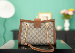 Gucci Padlock Umhängetasche Größe: 26 x 18 x 10 cm