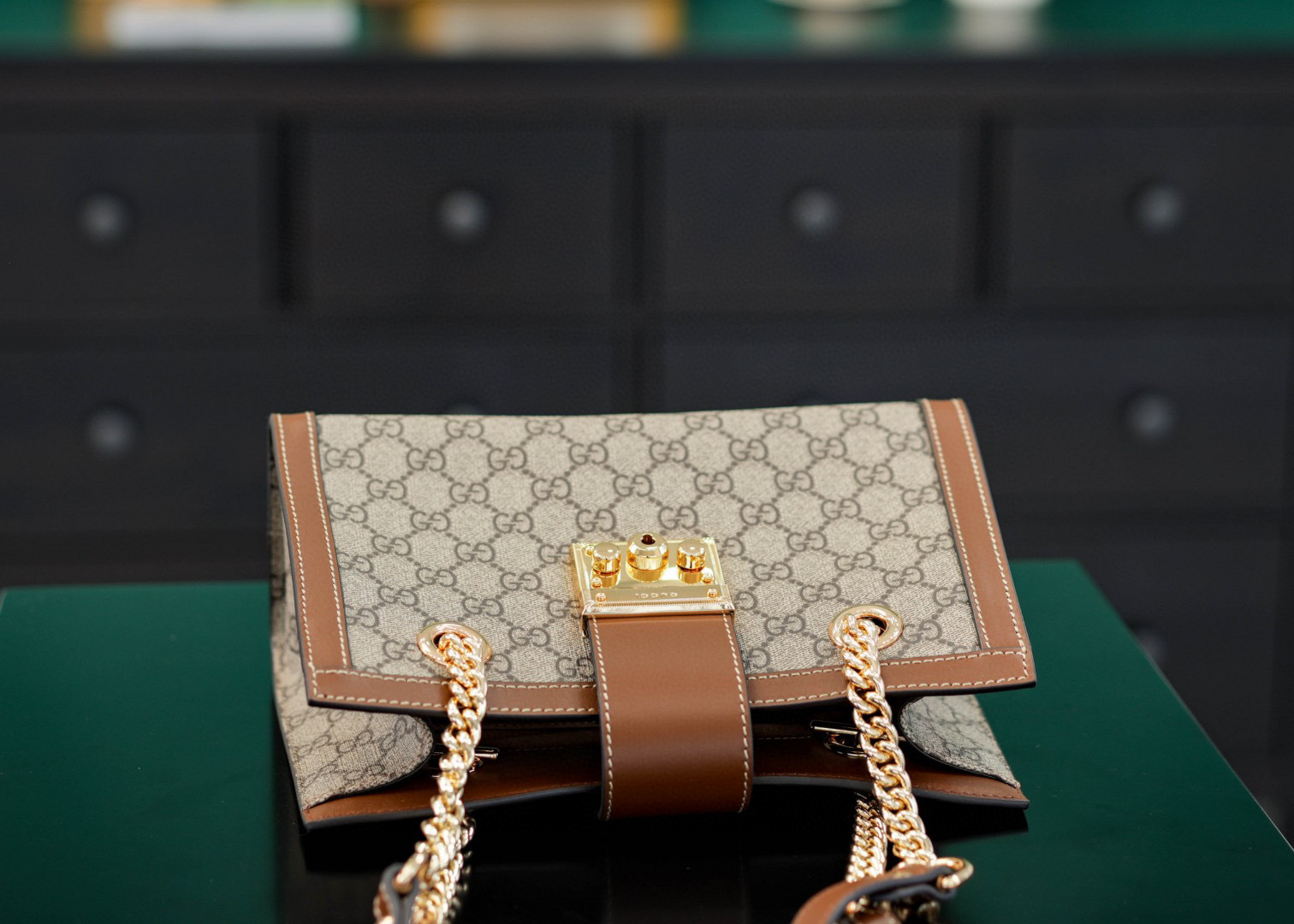 Gucci Padlock Umhängetasche Größe: 26 x 18 x 10 cm