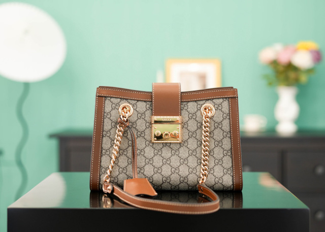Gucci Padlock Umhängetasche Größe: 26 x 18 x 10 cm