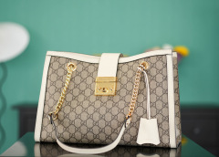 Gucci Padlock Umhängetasche Größe: 26 x 18 x 10 cm