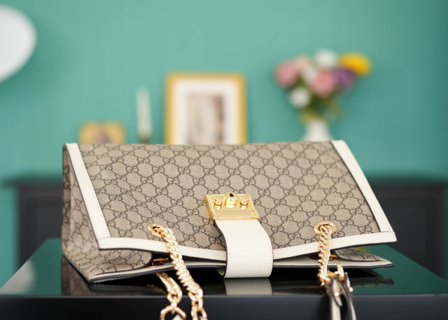 Gucci Padlock Umhängetasche Größe: 26 x 18 x 10 cm