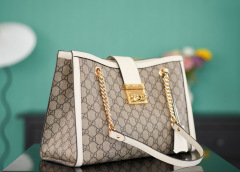 Gucci Padlock Umhängetasche Größe: 26 x 18 x 10 cm
