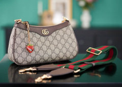 Gucci Ophidia Erdbeertasche Größe: 25 x 15 x 6 cm