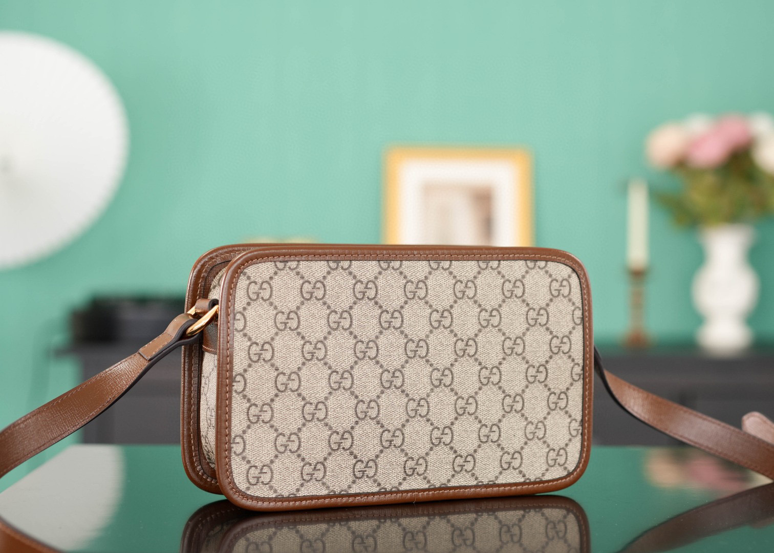 Gucci GG Supreme Kameratasche Größe: 22,5 x 14 x 7 cm
