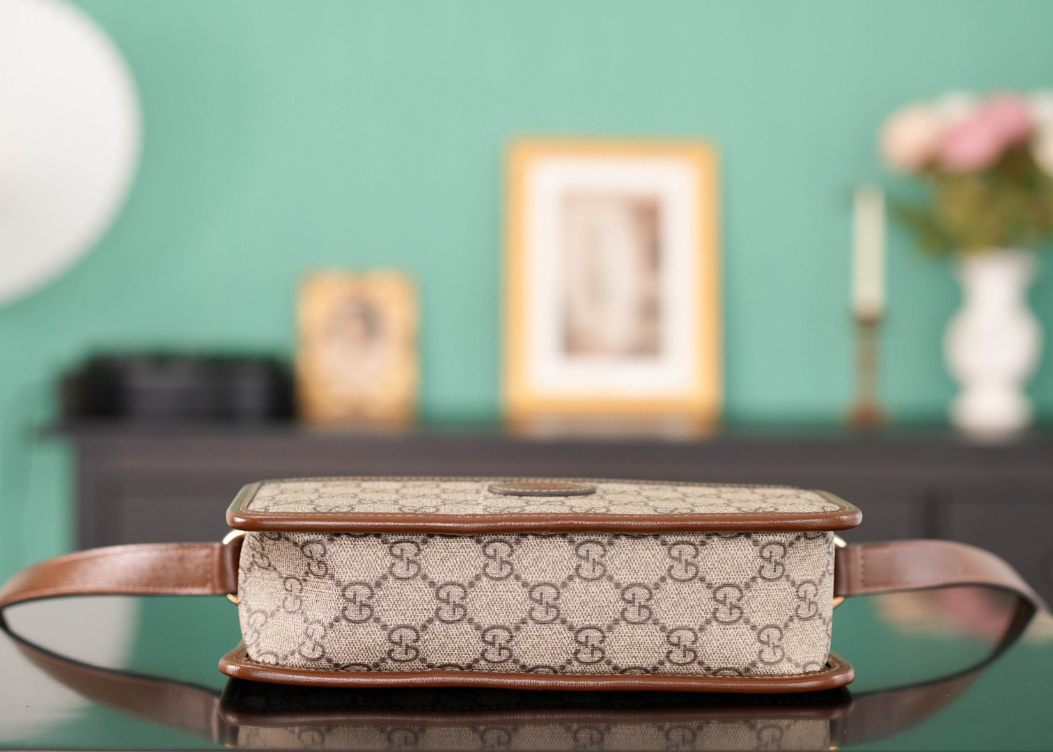 Gucci GG Supreme Kameratasche Größe: 22,5 x 14 x 7 cm