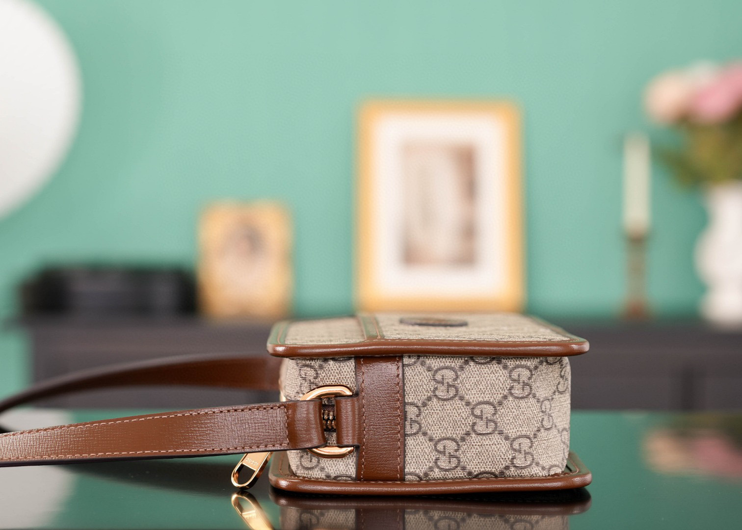 Gucci GG Supreme Kameratasche Größe: 22,5 x 14 x 7 cm