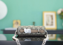 Gucci Petite GG Mini Handtasche Größe: 18,5 x 10 x 4 cm