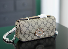 Gucci Petite GG Mini Handtasche Größe: 18,5 x 10 x 4 cm
