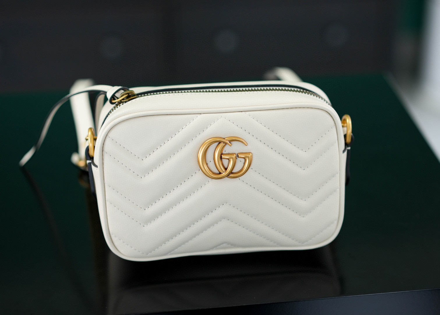 Gucci GG Marmont Größe: 18 * 12 * 6 cm