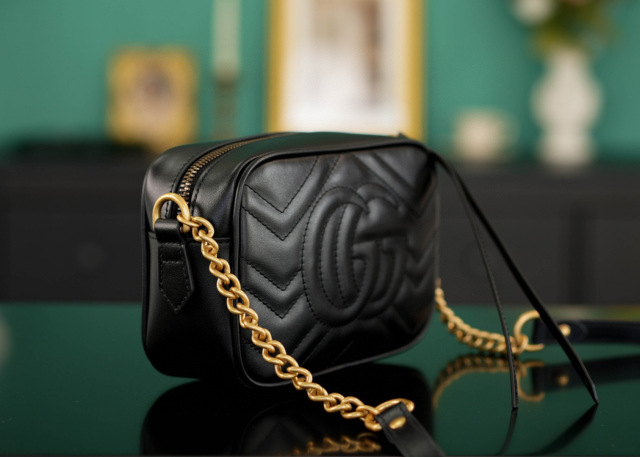 Gucci GG Marmont Dimensioni: 18*12*6cm