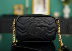 Gucci GG Marmont Dimensioni: 18*12*6cm