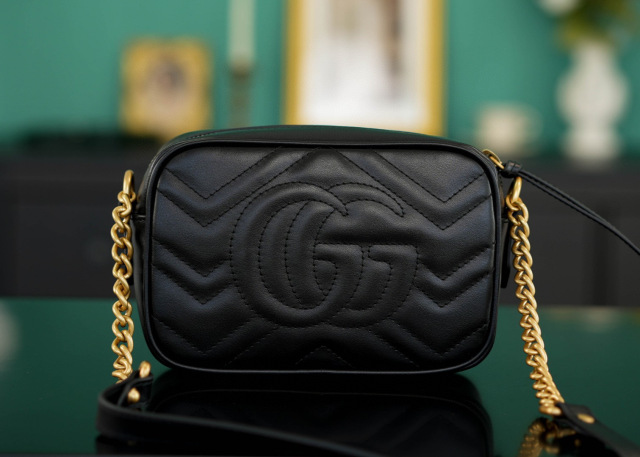Gucci GG Marmont Dimensioni: 18*12*6cm