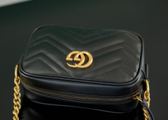 Gucci GG Marmont Dimensioni: 18*12*6cm