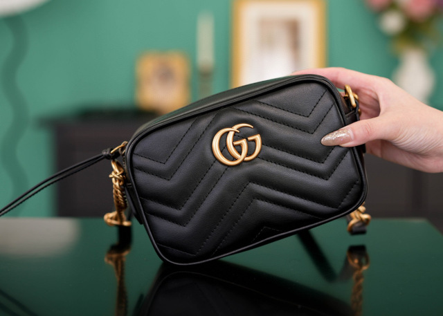 Gucci GG Marmont Dimensioni: 18*12*6cm