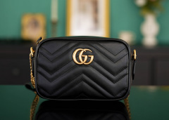 Gucci GG Marmont Dimensioni: 18*12*6cm