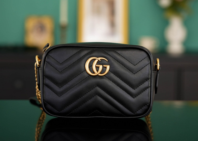 Gucci GG Marmont Dimensioni: 18*12*6cm