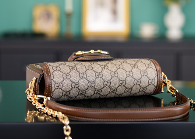 Gucci GG Horsebit Schultertasche Größe: 23,5 x 14 x 5 cm