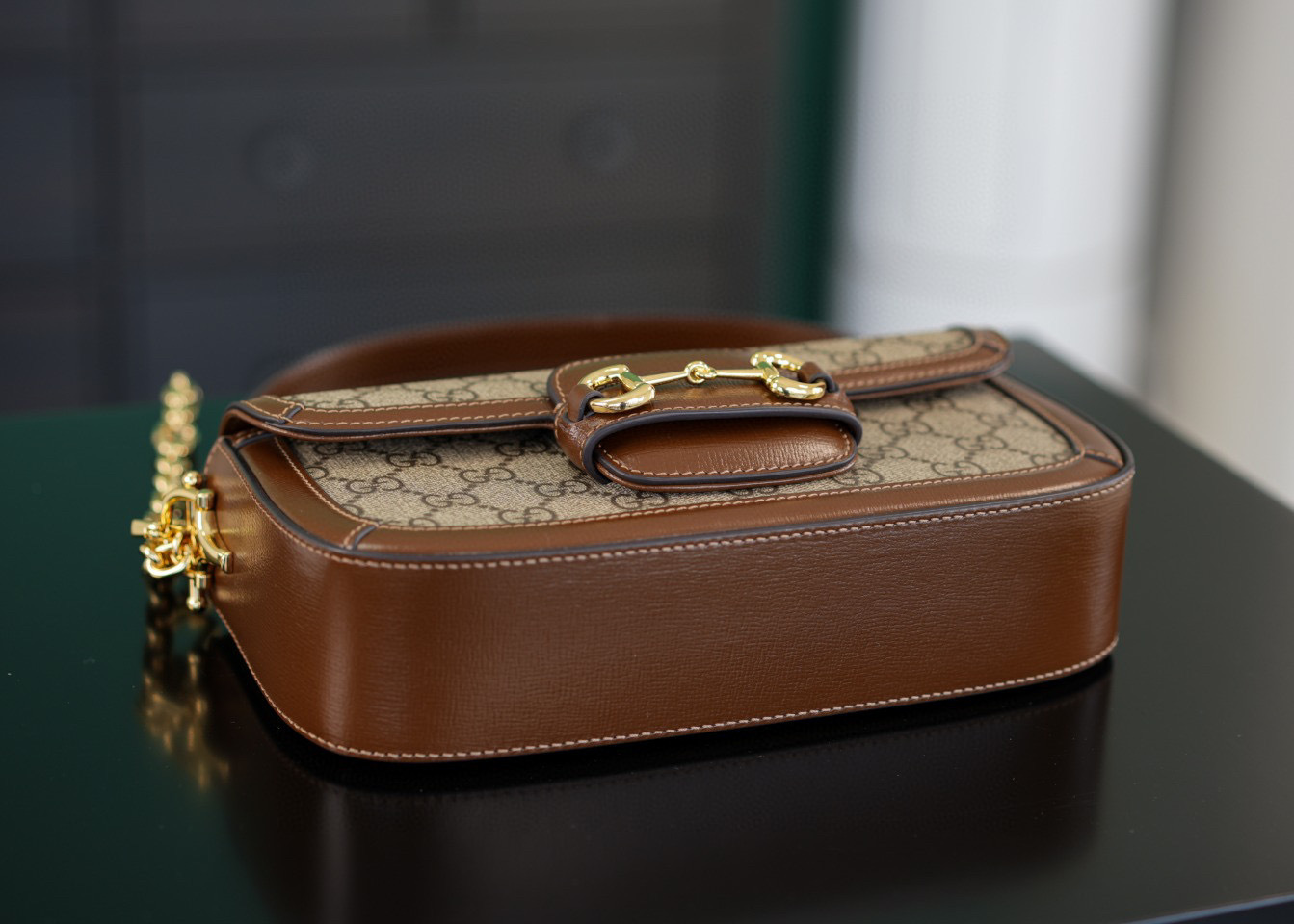 Gucci GG Horsebit Schultertasche Größe: 23,5 x 14 x 5 cm