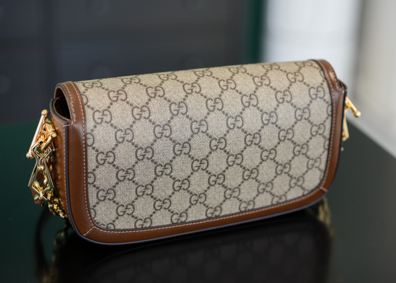 Gucci GG Horsebit Schultertasche Größe: 23,5 x 14 x 5 cm
