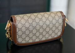 Gucci GG Horsebit Schultertasche Größe: 23,5 x 14 x 5 cm