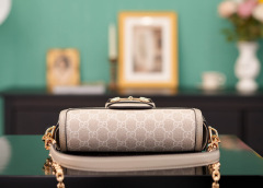 Gucci GG Horsebit Schultertasche Größe: 23,5 x 14 x 5 cm