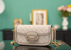 Gucci GG Horsebit Schultertasche Größe: 23,5 x 14 x 5 cm