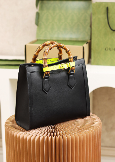 Gucci Diana Tasche Größe: 27 x 24 x 11 cm