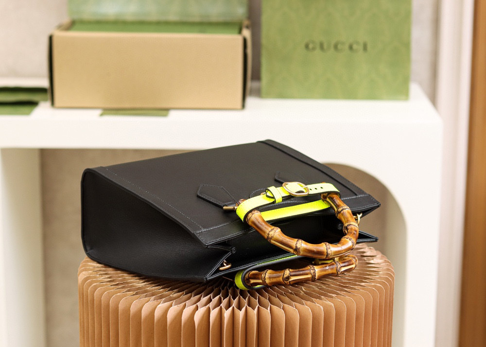 Gucci Diana Tasche Größe: 27 x 24 x 11 cm