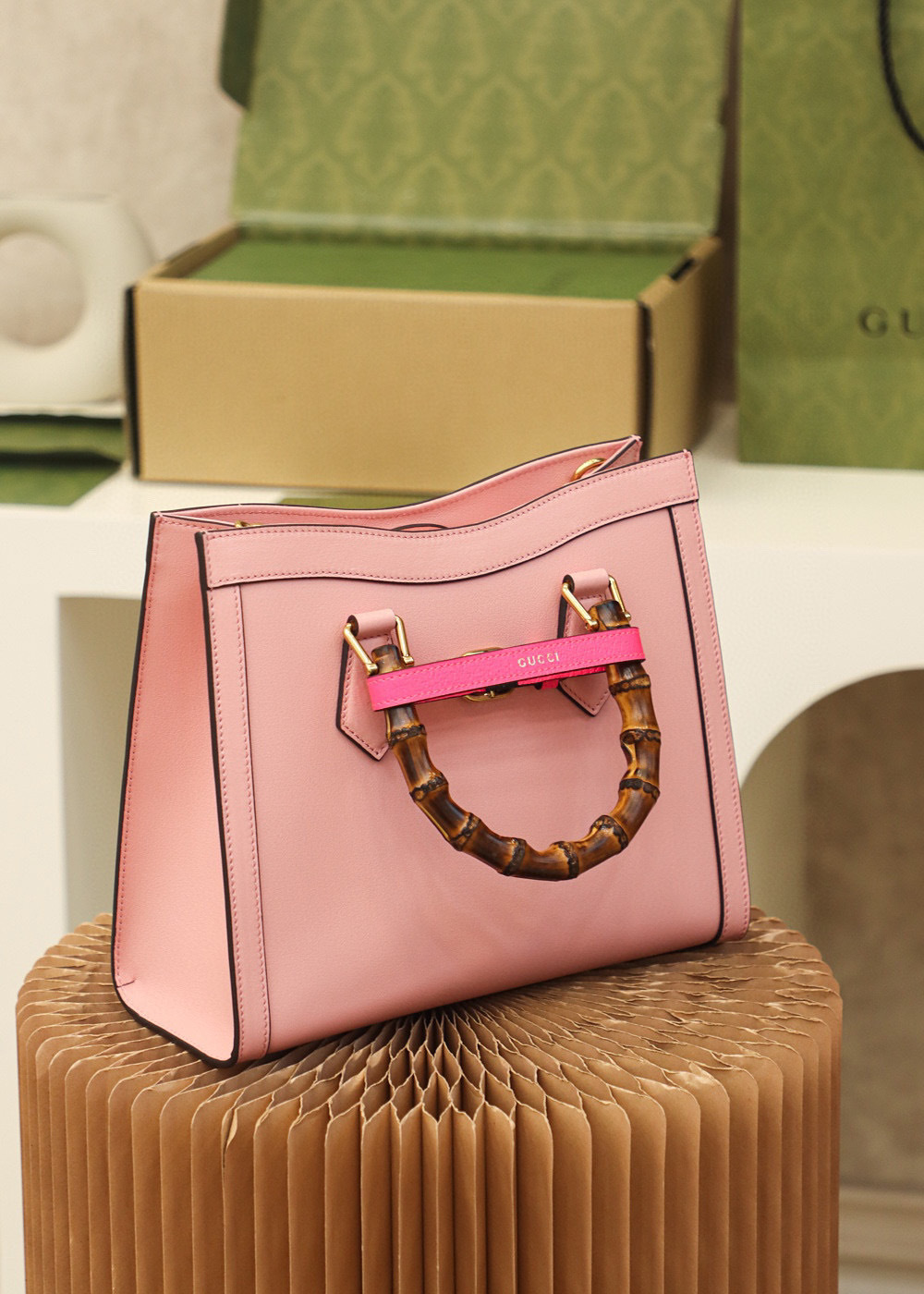 Borsa Gucci Diana Dimensioni: 27*24*11cm