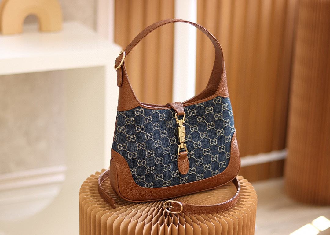 Borsa Gucci Jackie 1961 Dimensioni: 28*19*4,5 cm