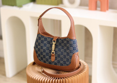 Borsa Gucci Jackie 1961 Dimensioni: 28*19*4,5 cm