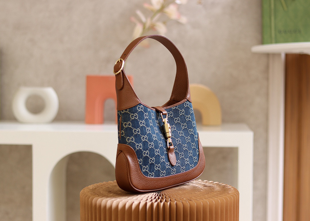 Borsa Gucci Jackie 1961 Dimensioni: 28*19*4,5 cm