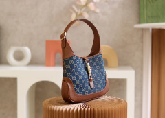 Borsa Gucci Jackie 1961 Dimensioni: 28*19*4,5 cm