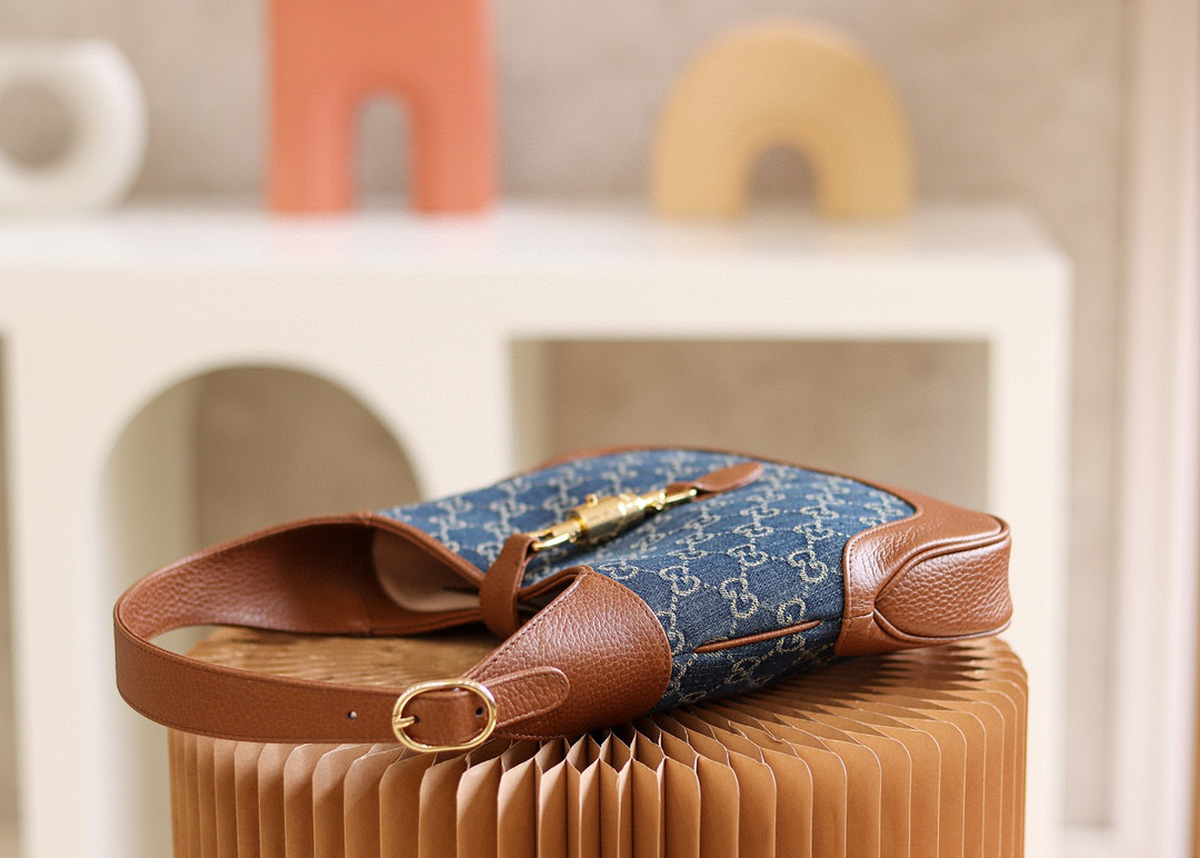 Borsa Gucci Jackie 1961 Dimensioni: 28*19*4,5 cm