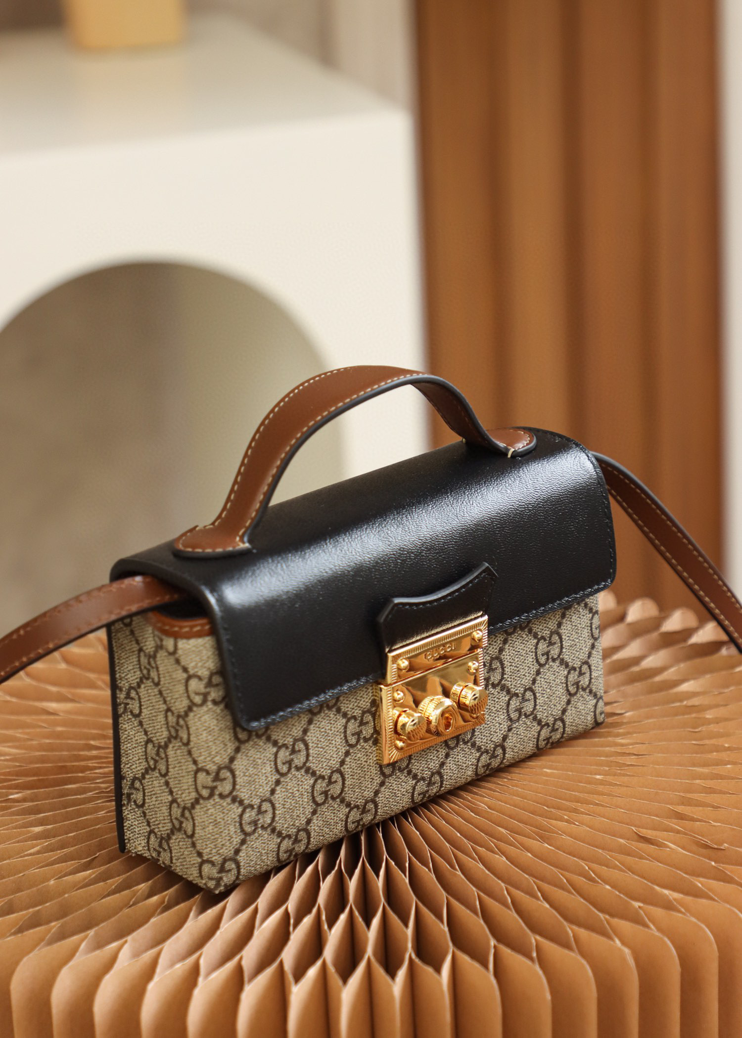 Borsa con lucchetto Gucci Dimensioni: 18*10*5cm