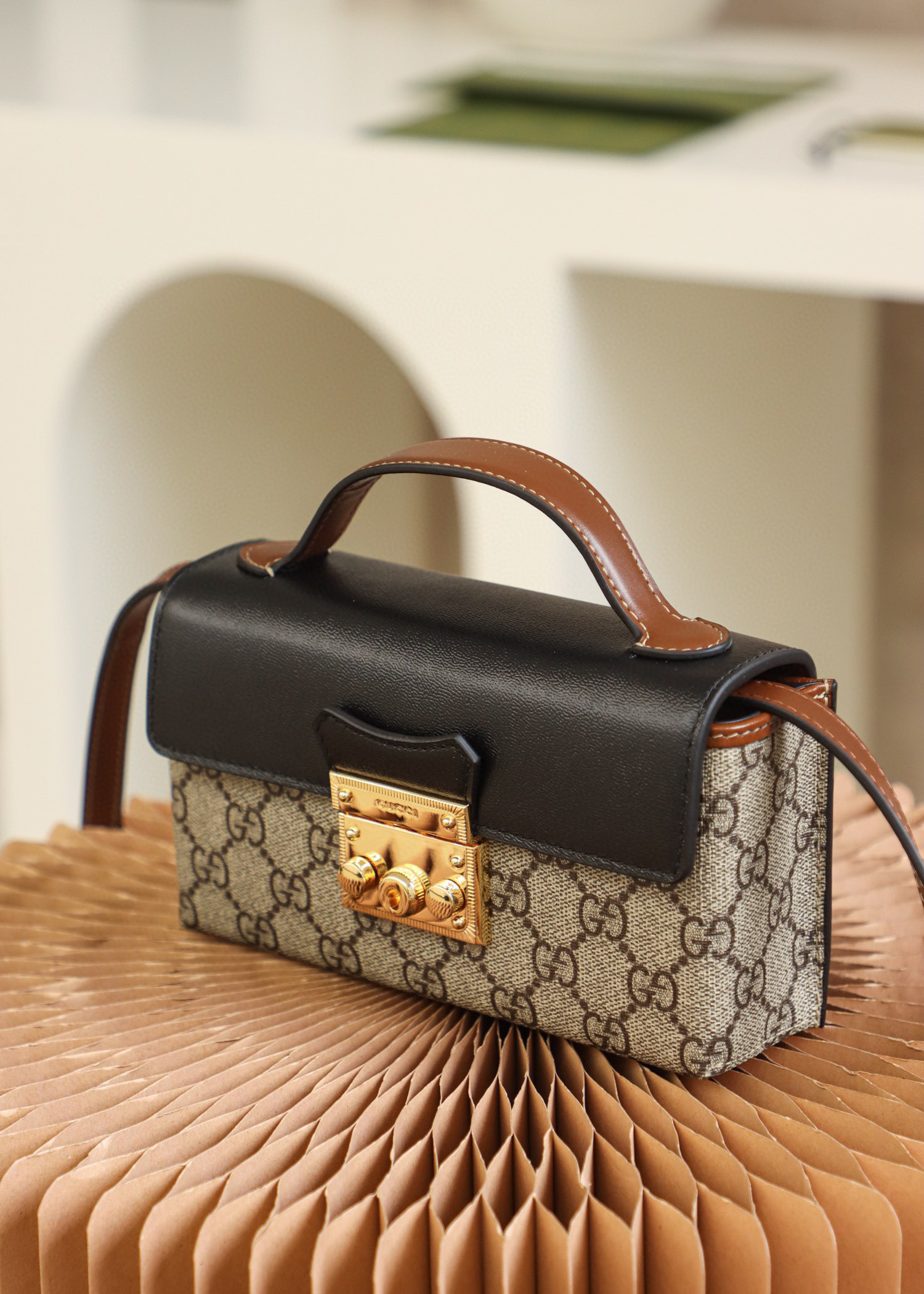 Borsa con lucchetto Gucci Dimensioni: 18*10*5cm