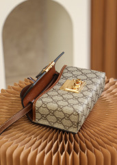 Borsa con lucchetto Gucci Dimensioni: 18*10*5cm