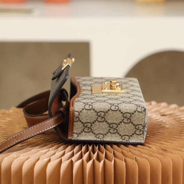 Borsa con lucchetto Gucci Dimensioni: 18*10*5cm
