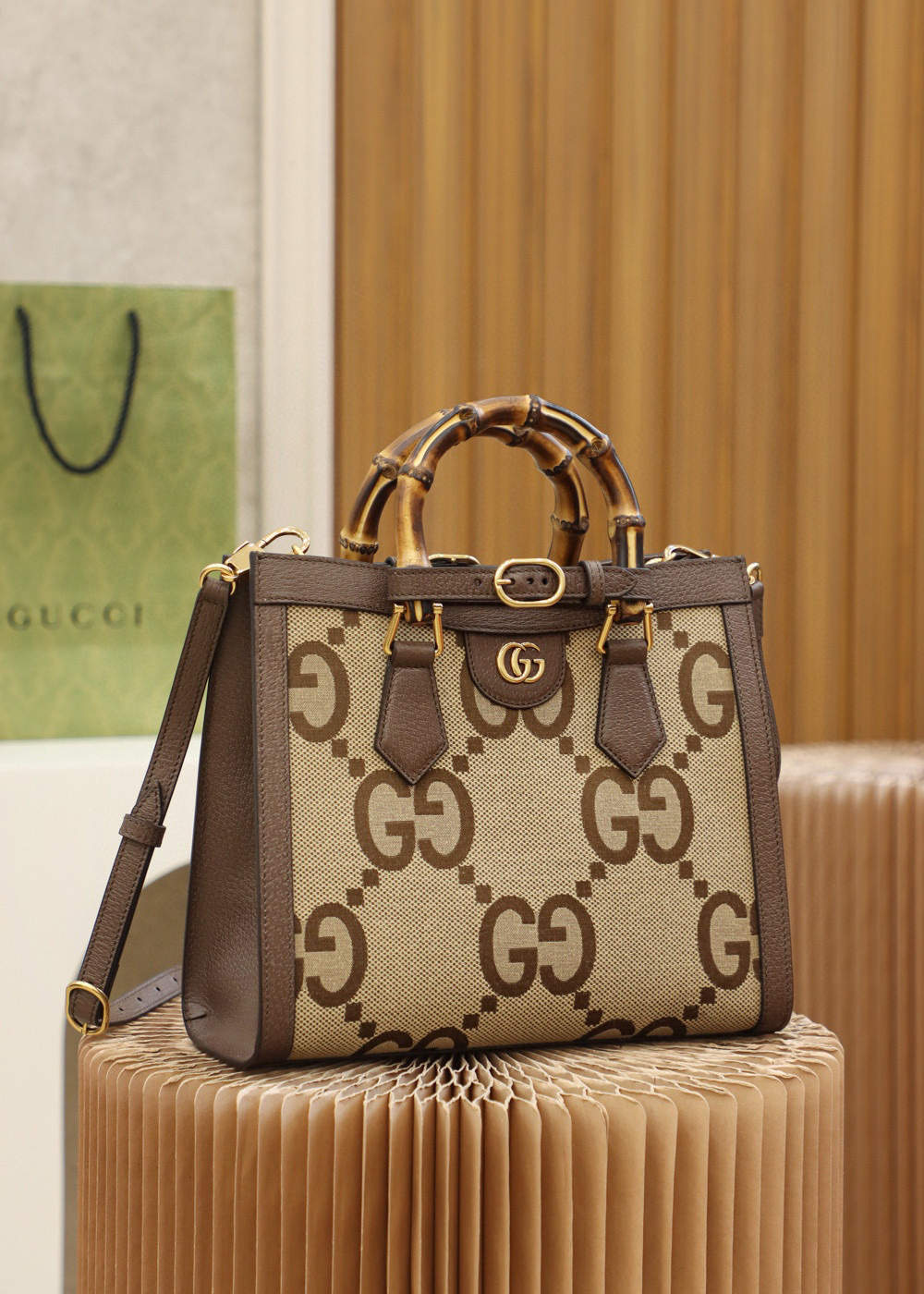 Gucci Diana Einkaufstasche Größe: 27 x 24 x 11 cm