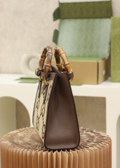 Gucci Diana Einkaufstasche Größe: 27 x 24 x 11 cm