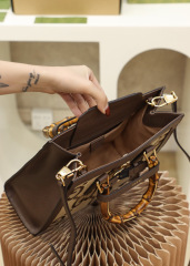 Gucci Diana Einkaufstasche Größe: 27 x 24 x 11 cm