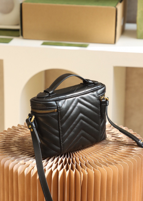 Gucci GG Marmont bag  Size：19*13*7cm